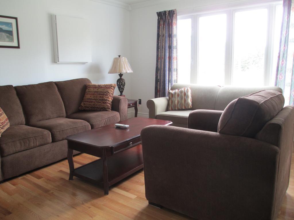 Comerford'S Ocean View Suites Holyrood Habitación foto