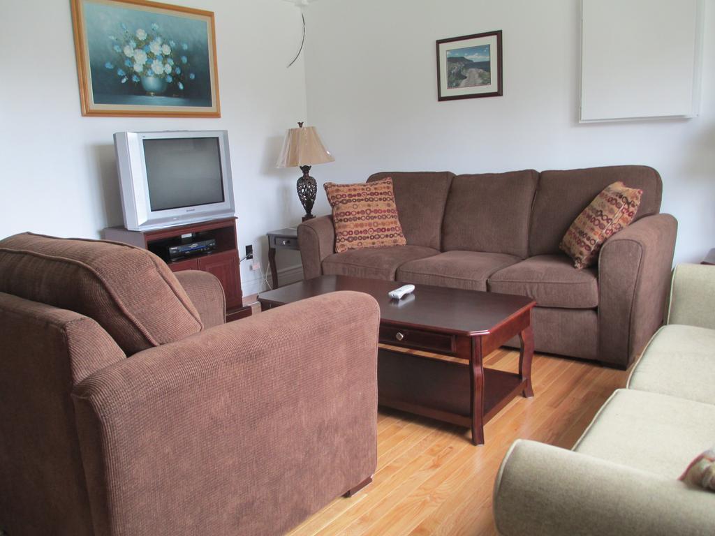 Comerford'S Ocean View Suites Holyrood Habitación foto