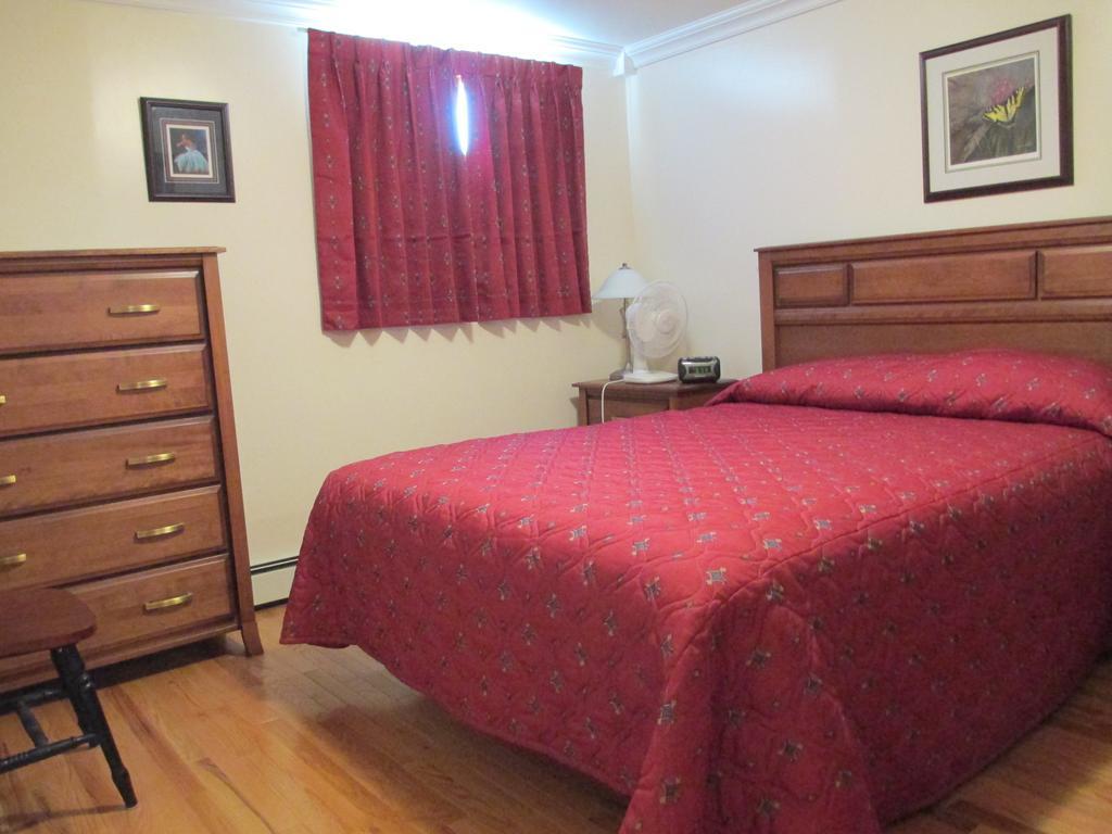 Comerford'S Ocean View Suites Holyrood Habitación foto