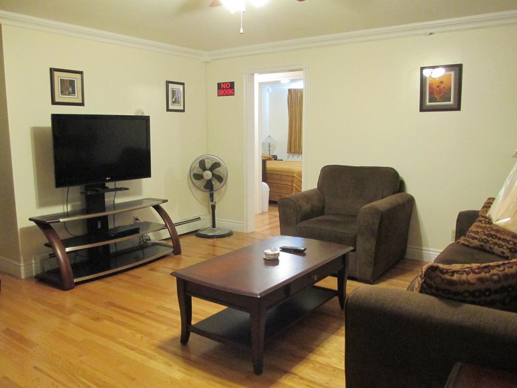 Comerford'S Ocean View Suites Holyrood Habitación foto